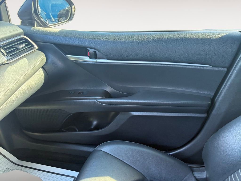 Used 2021 Toyota Camry SE w/ Convenience Package image 29
