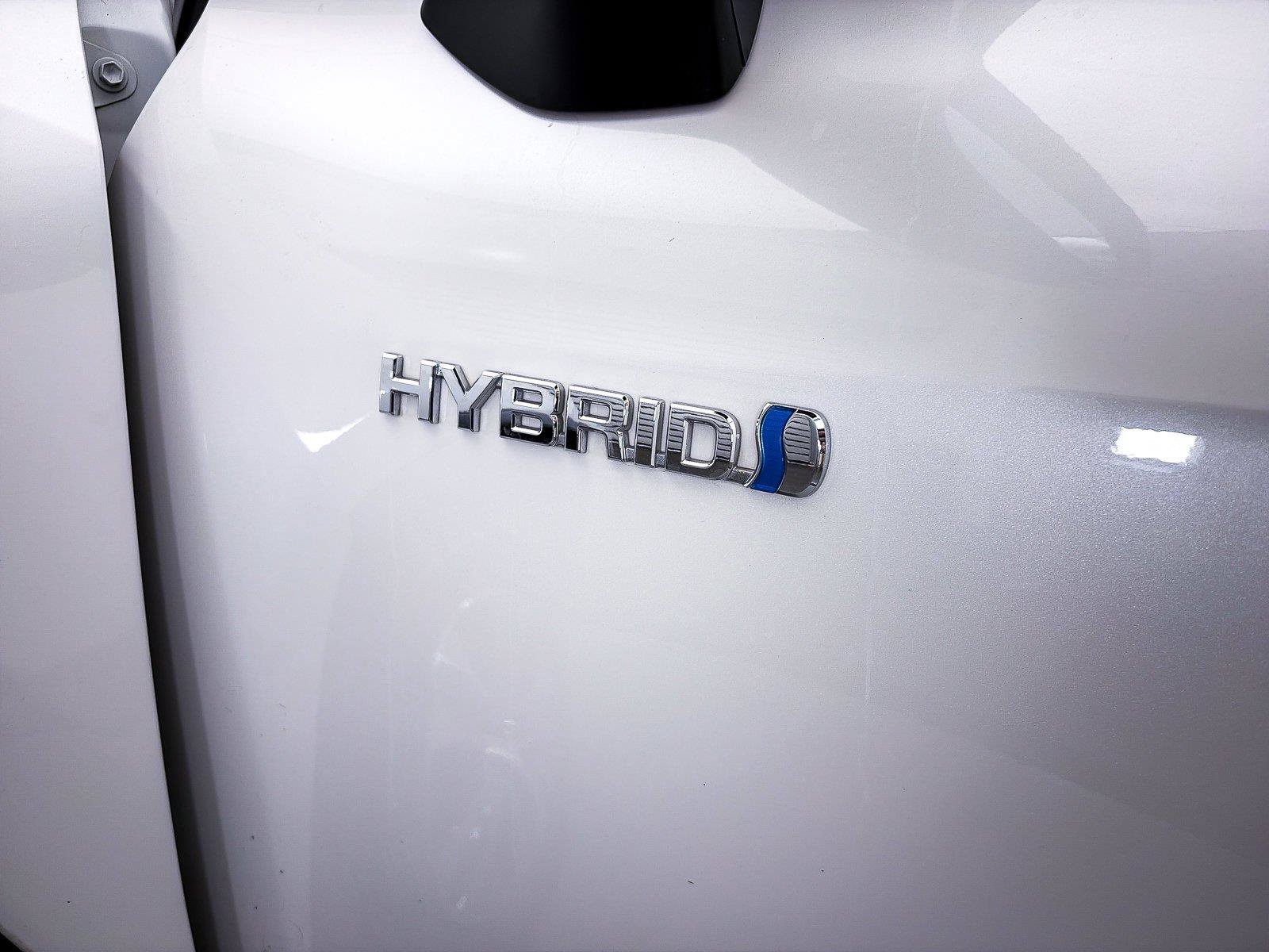 Used 2020 Toyota Highlander XLE AWD/4WD image 2