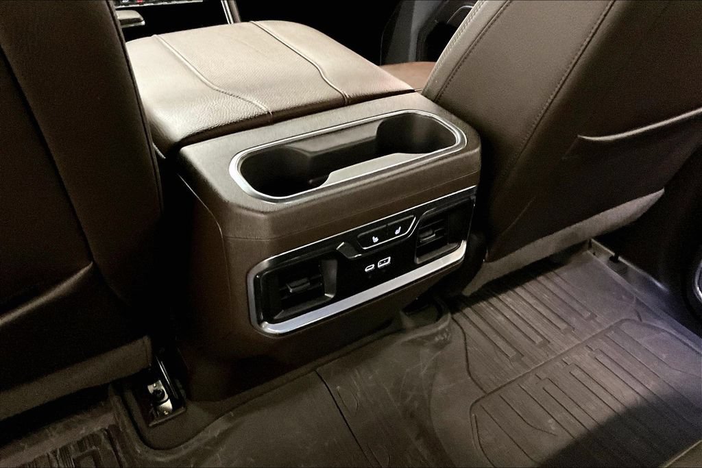 Used 2024 GMC Sierra 1500 Denali w/ Technology Package AWD/4WD image 11
