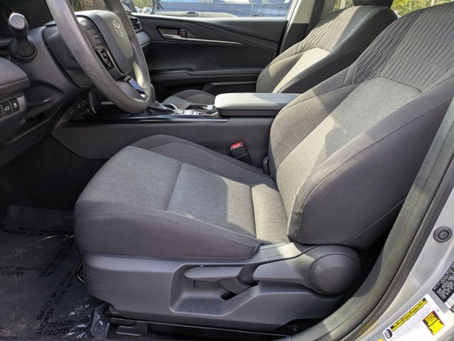 Used 2025 Toyota Camry LE image 17