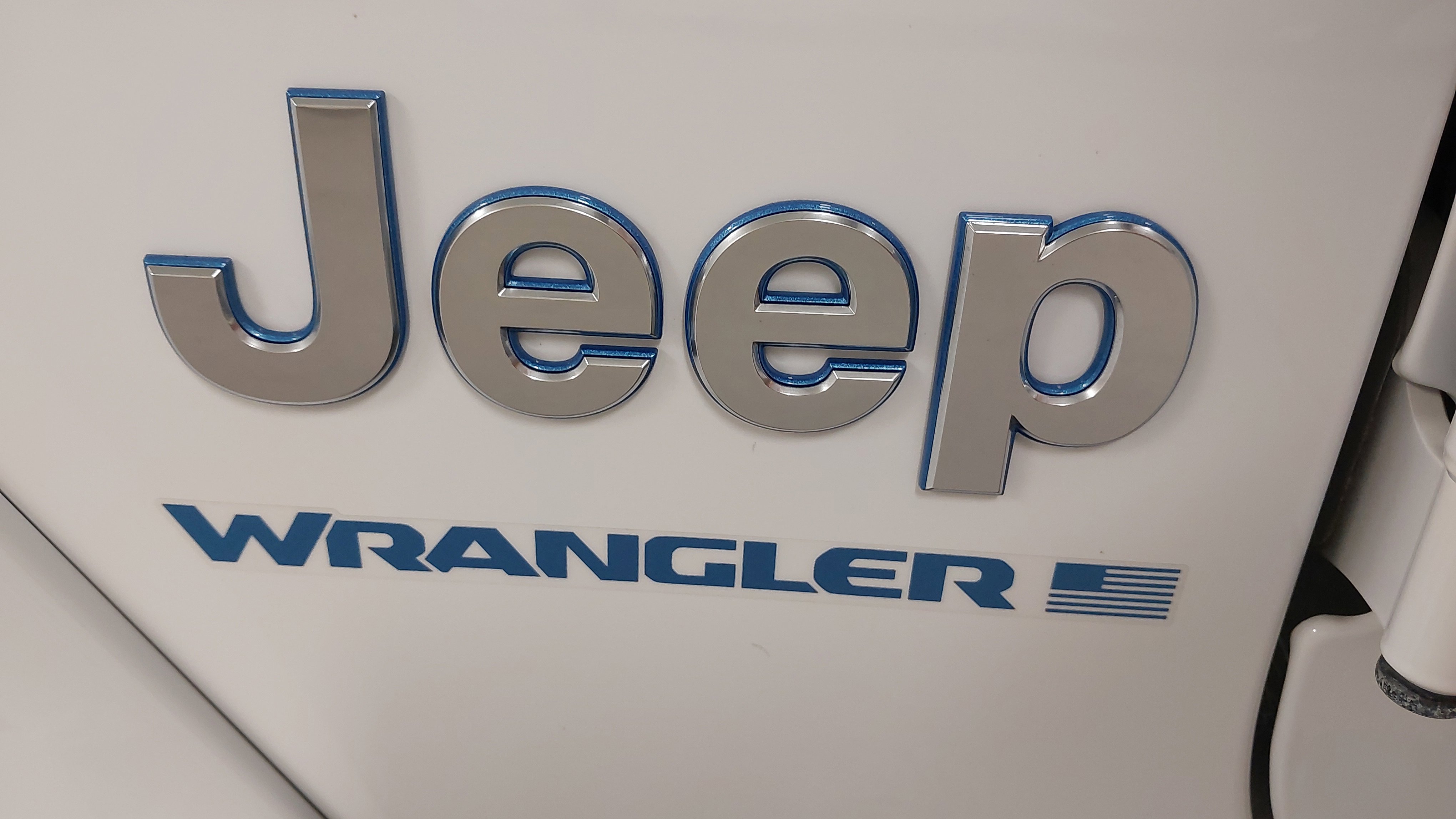 Used 2024 Jeep Wrangler Sahara w/ Technology Group image 31