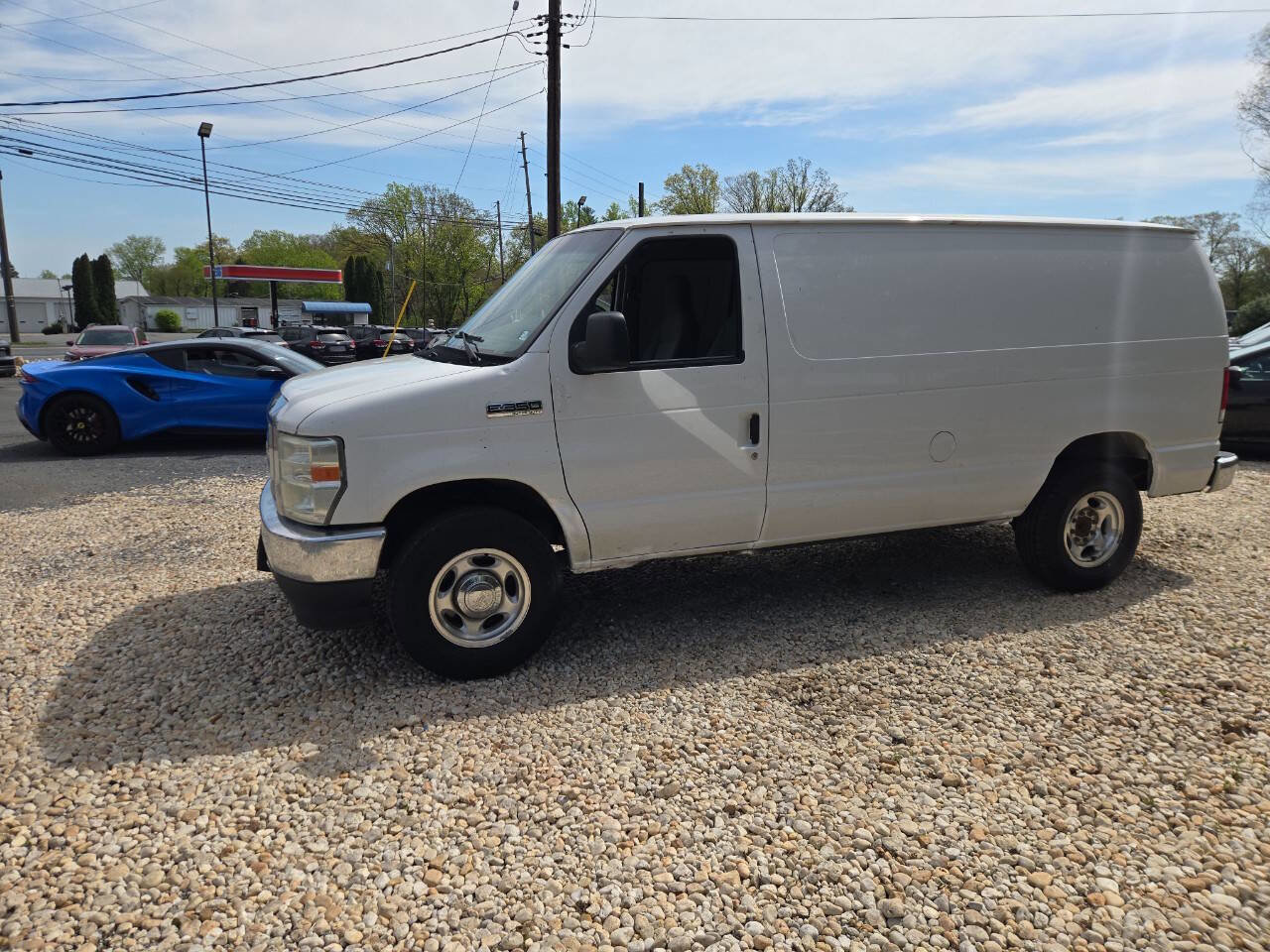 Used 2014 Ford E-350 and Econoline 350 Super Duty w/ Interior Upgrade Package RWD image 4