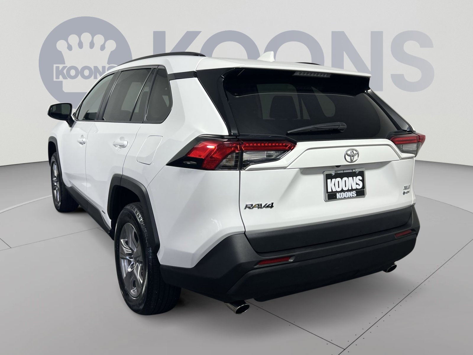 Used 2025 Toyota RAV4 XLE AWD/4WD image 4