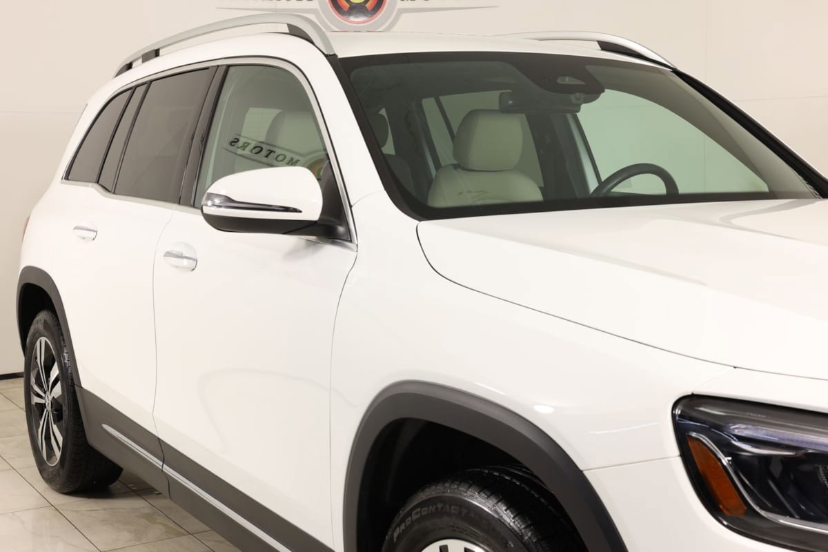 Used 2025 Mercedes-Benz GLB 250 4MATIC image 38