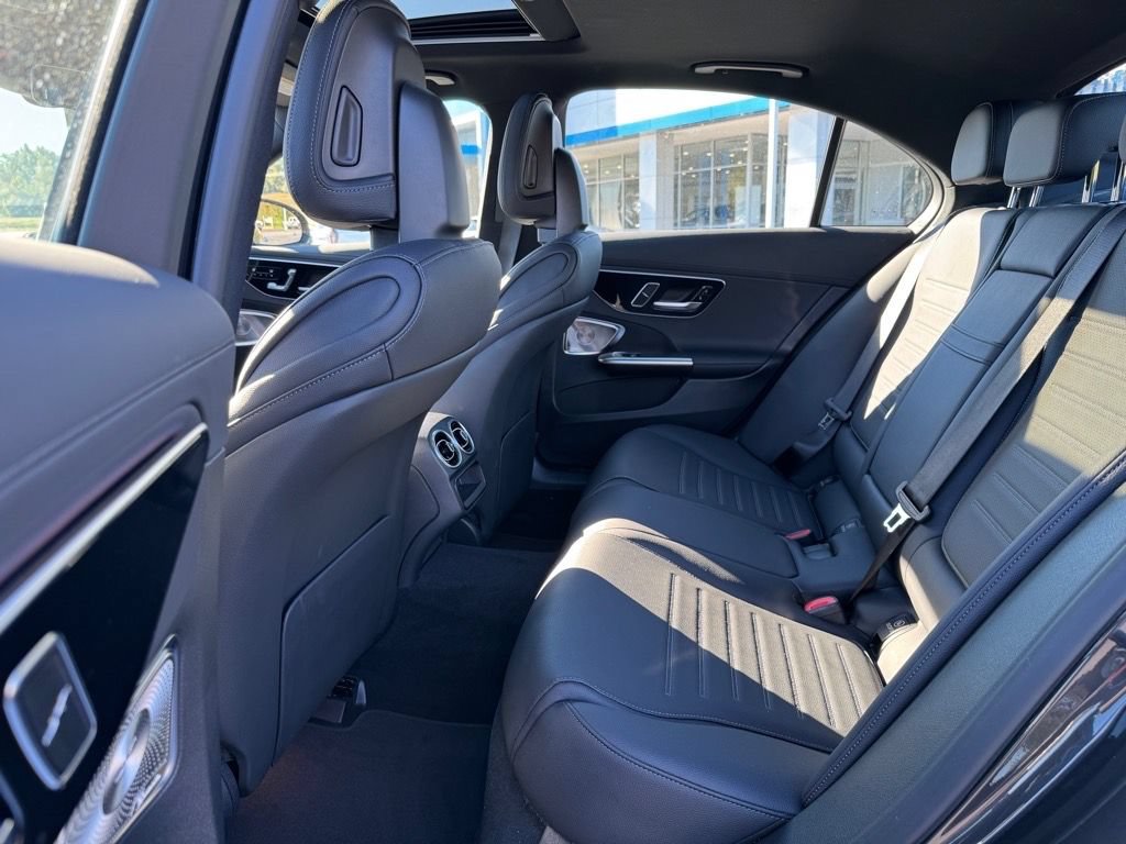Used 2025 Mercedes-Benz C 300 Sedan image 11