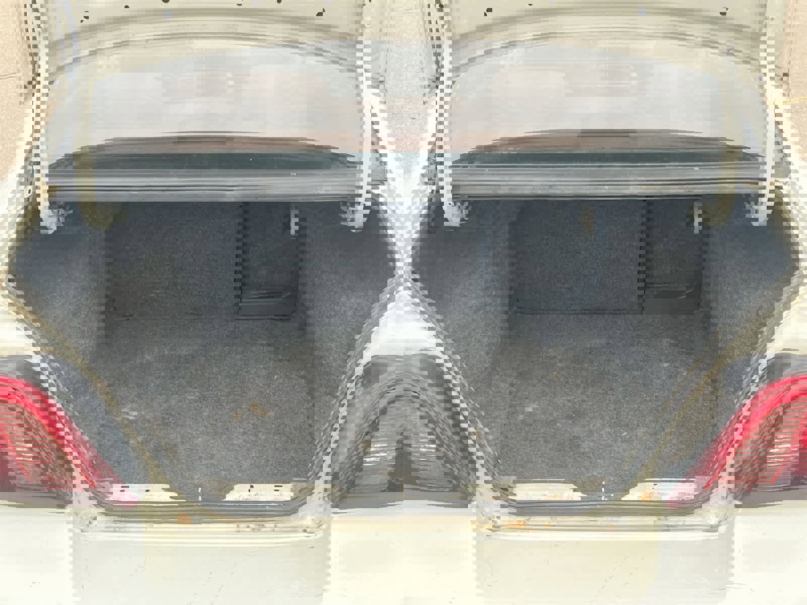 Used 2002 Mitsubishi Galant ES image 30