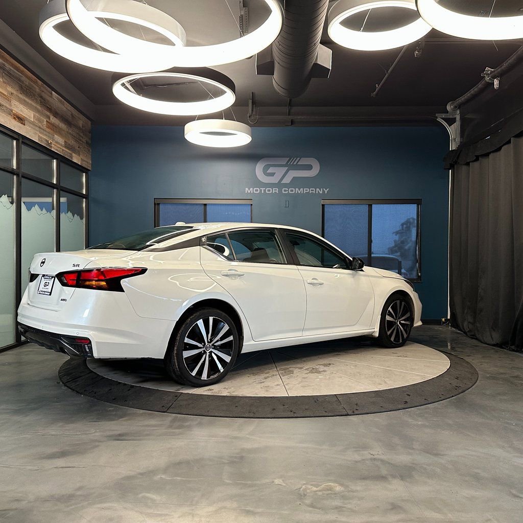 Used 2022 Nissan Altima 2.5 SR AWD/4WD image 3