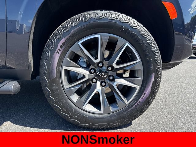 Used 2024 Chevrolet Suburban Z71 w/ Luxury Package AWD/4WD image 13