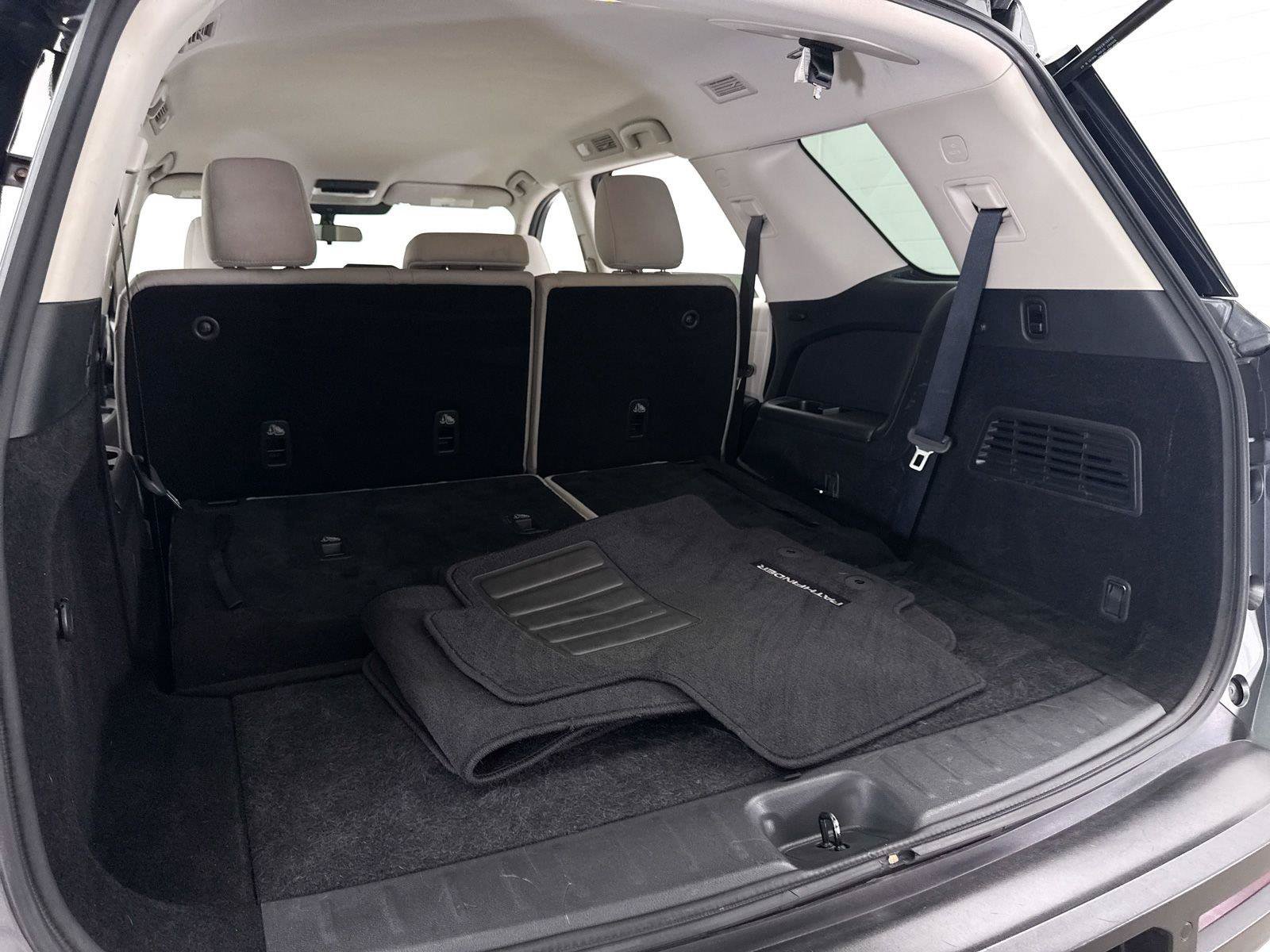 Used 2022 Nissan Pathfinder SV FWD image 32