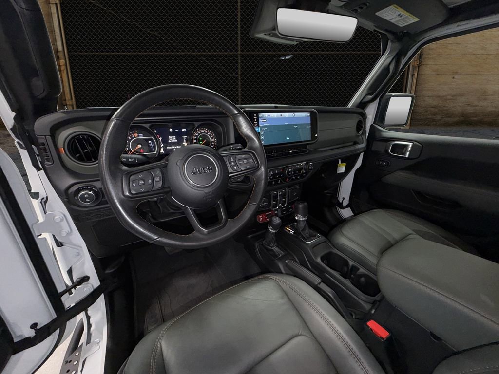 Used 2024 Jeep Gladiator Mojave AWD/4WD image 5