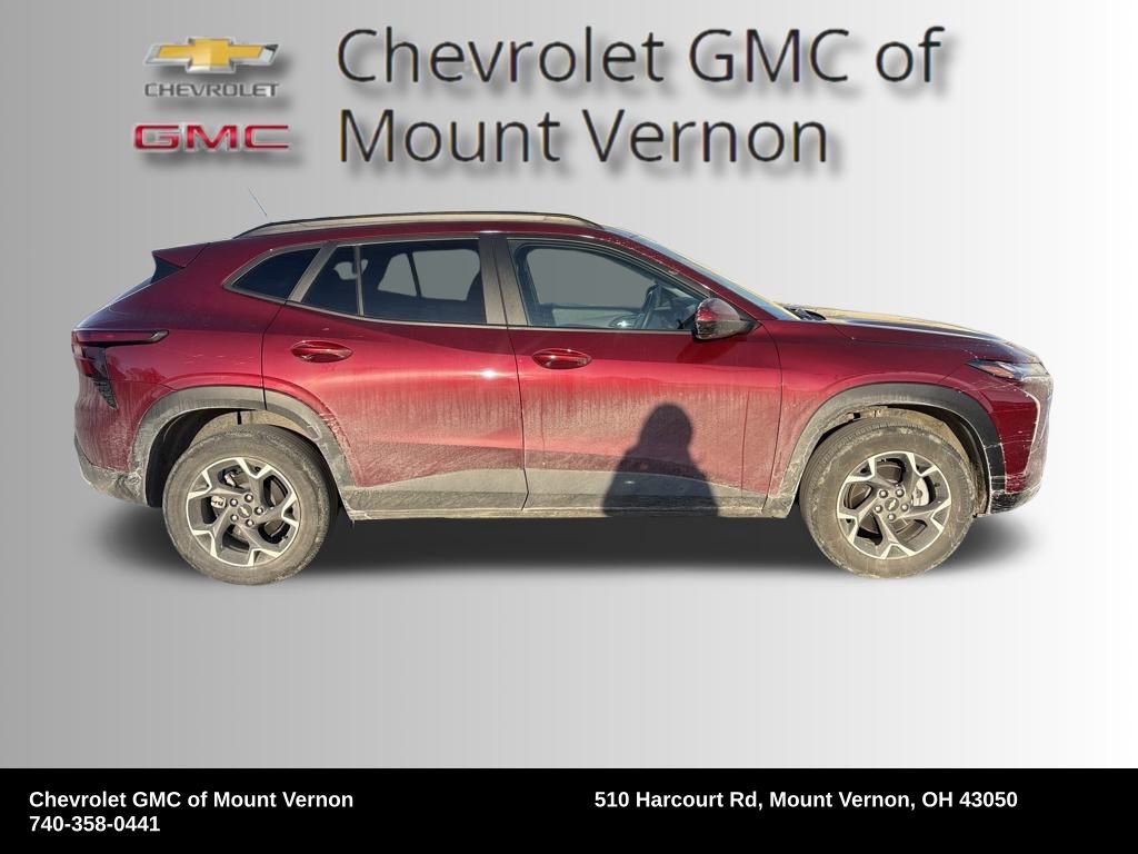 Used 2024 Chevrolet Trax LT w/ LT Convenience Package image 6