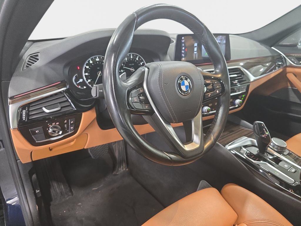 Used 2018 BMW 540i w/ Premium Package RWD image 20
