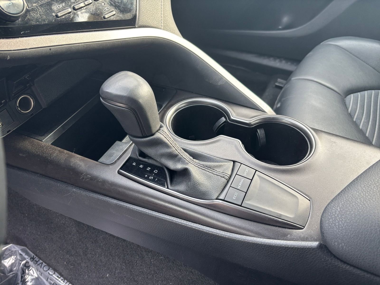 Used 2024 Toyota Camry SE image 40