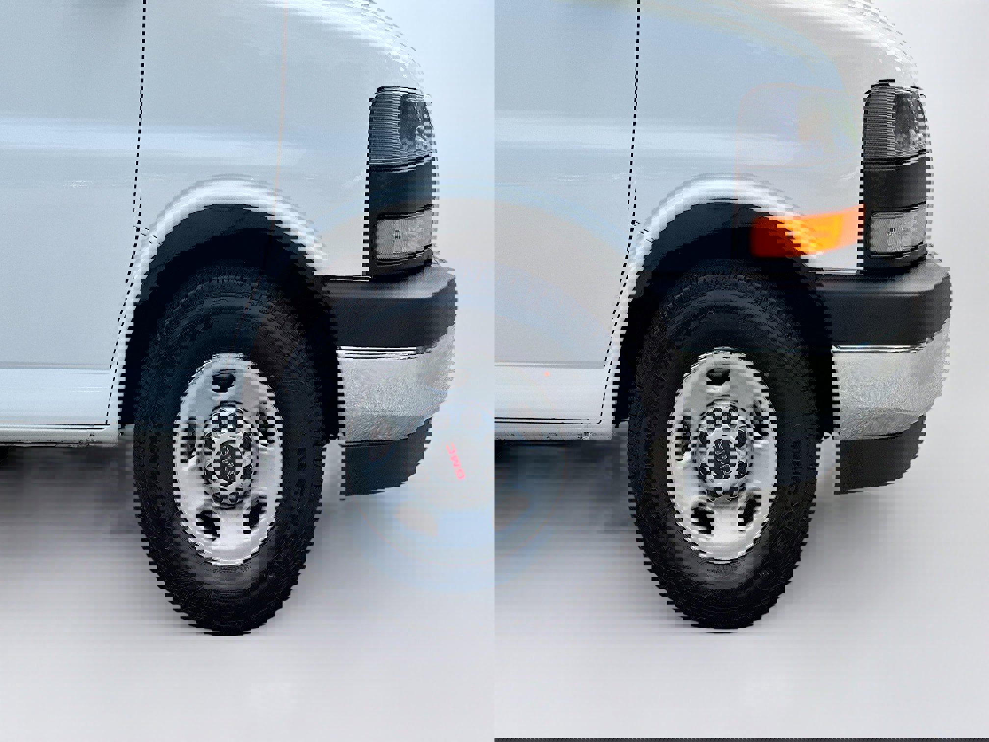 Used 2022 GMC Savana 3500 w/ Power Convenience Package image 40