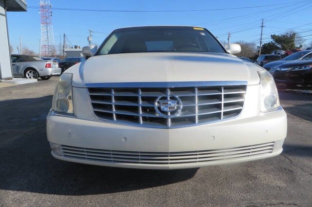 Used 2010 Cadillac DTS Luxury image 5