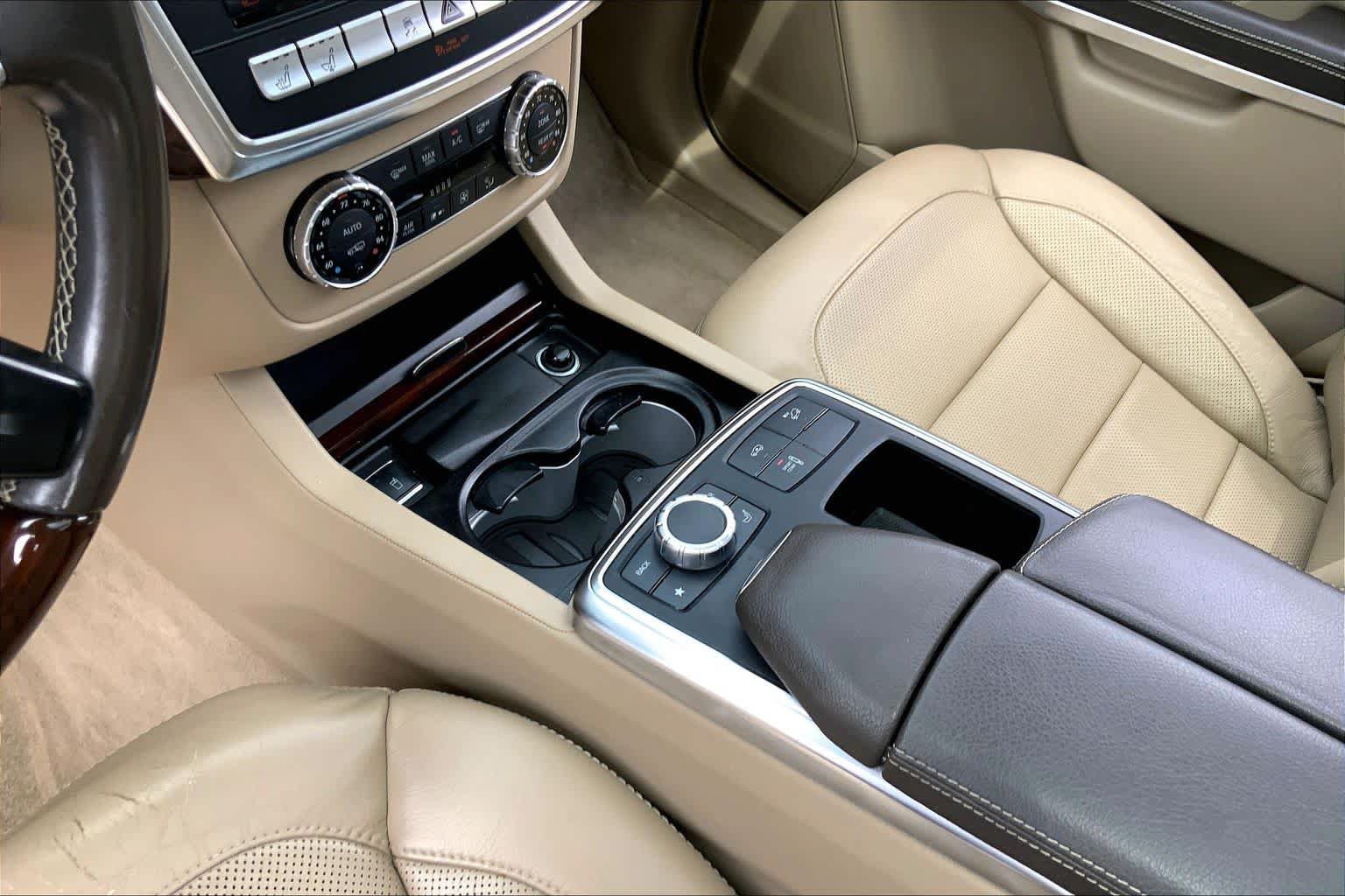 Used 2014 Mercedes-Benz GL 550 4MATIC image 17
