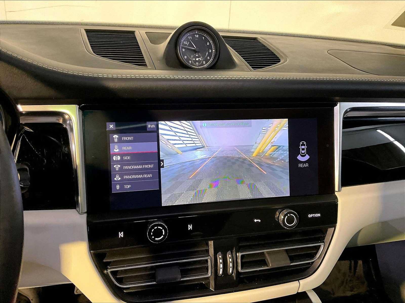 Certified 2023 Porsche Macan S AWD/4WD image 31