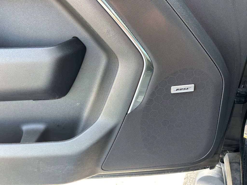 Used 2024 Chevrolet Suburban Z71 w/ Luxury Package AWD/4WD image 15