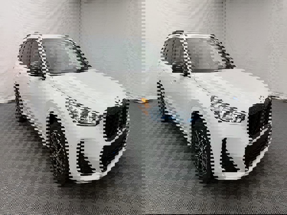 Used 2026 BMW X1 xDrive28i image 3