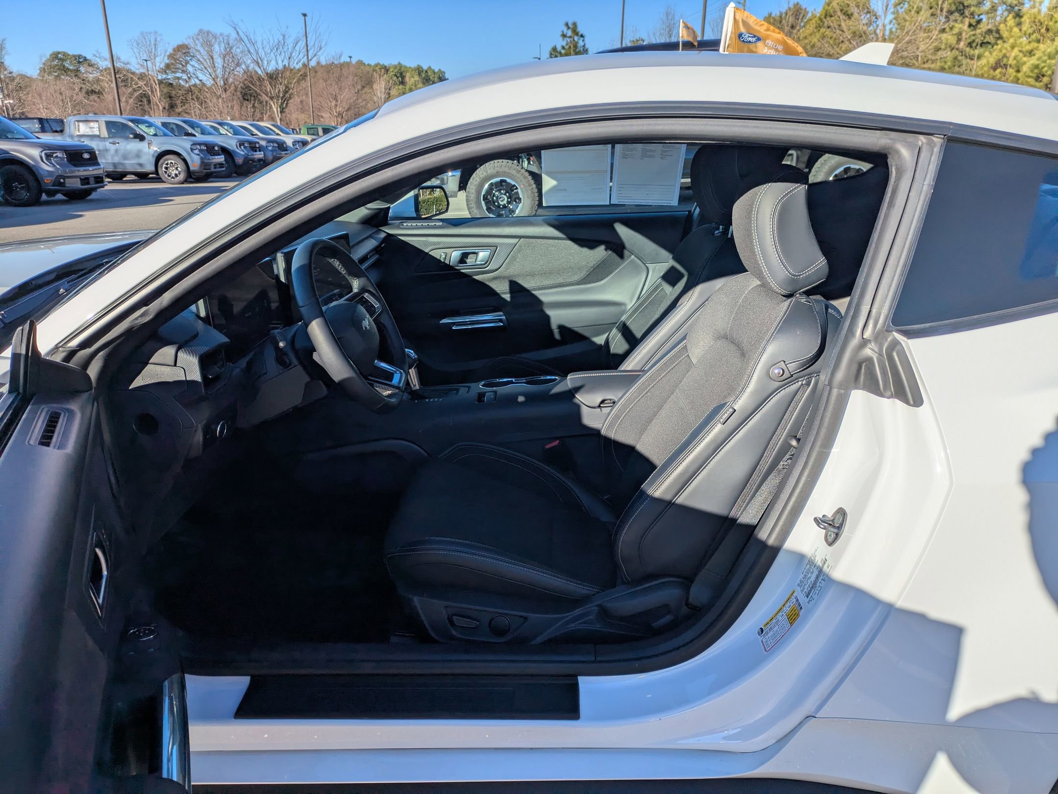 Certified 2025 Ford Mustang Coupe image 13