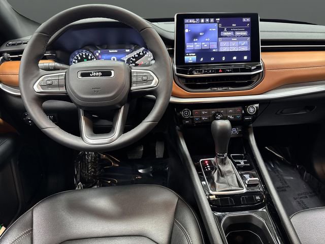 Used 2024 Jeep Compass Limited image 5