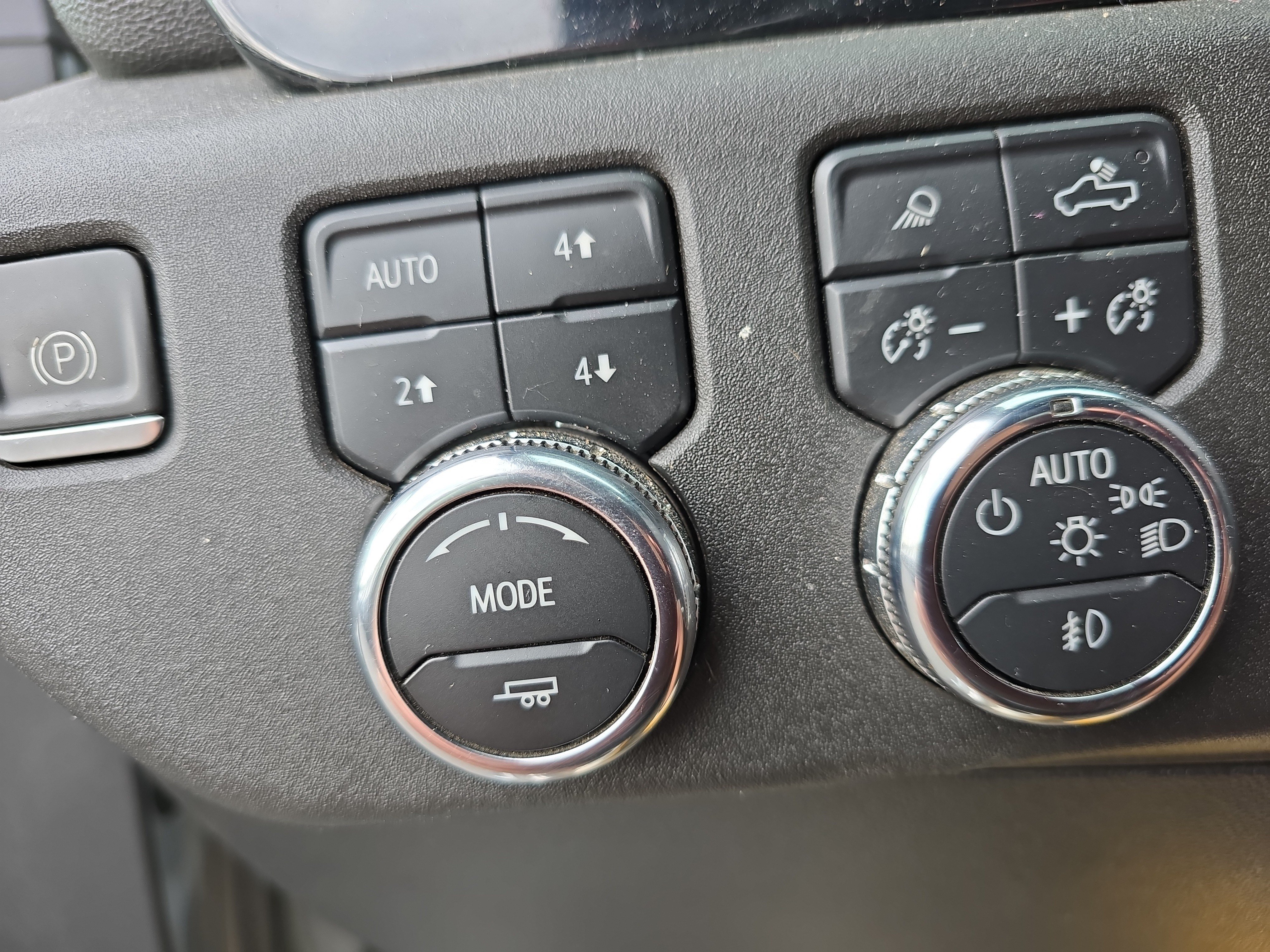 Used 2024 GMC Sierra 3500 SLT w/ SLT Premium Package AWD/4WD image 26