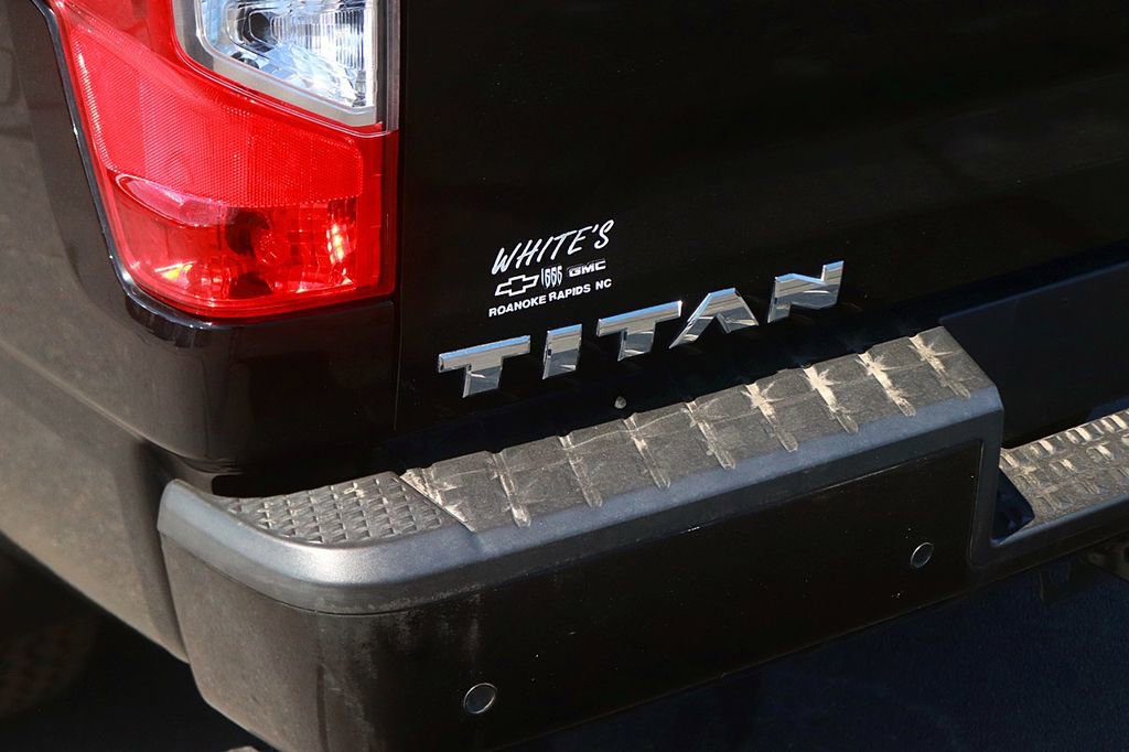 Used 2021 Nissan Titan SV w/ Accessory Utility Package AWD/4WD image 9