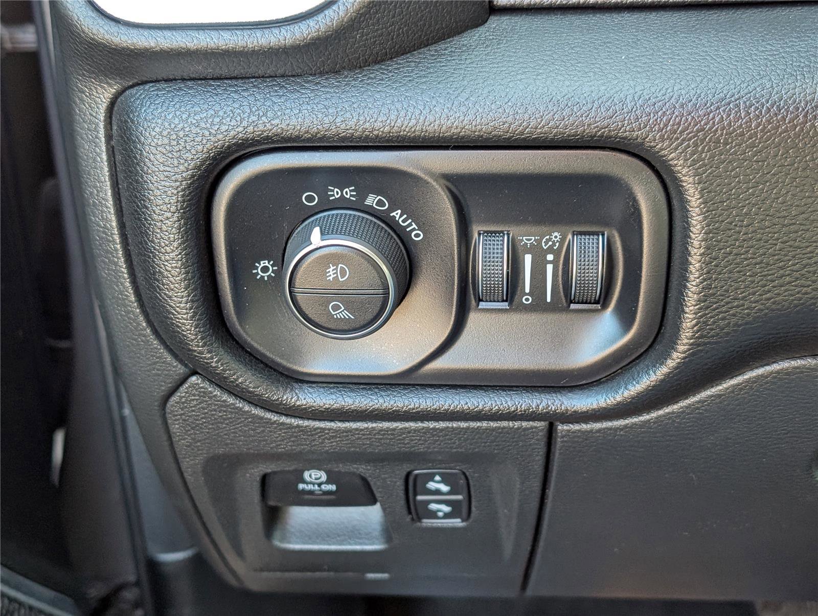 Used 2023 RAM 1500 Laramie image 22