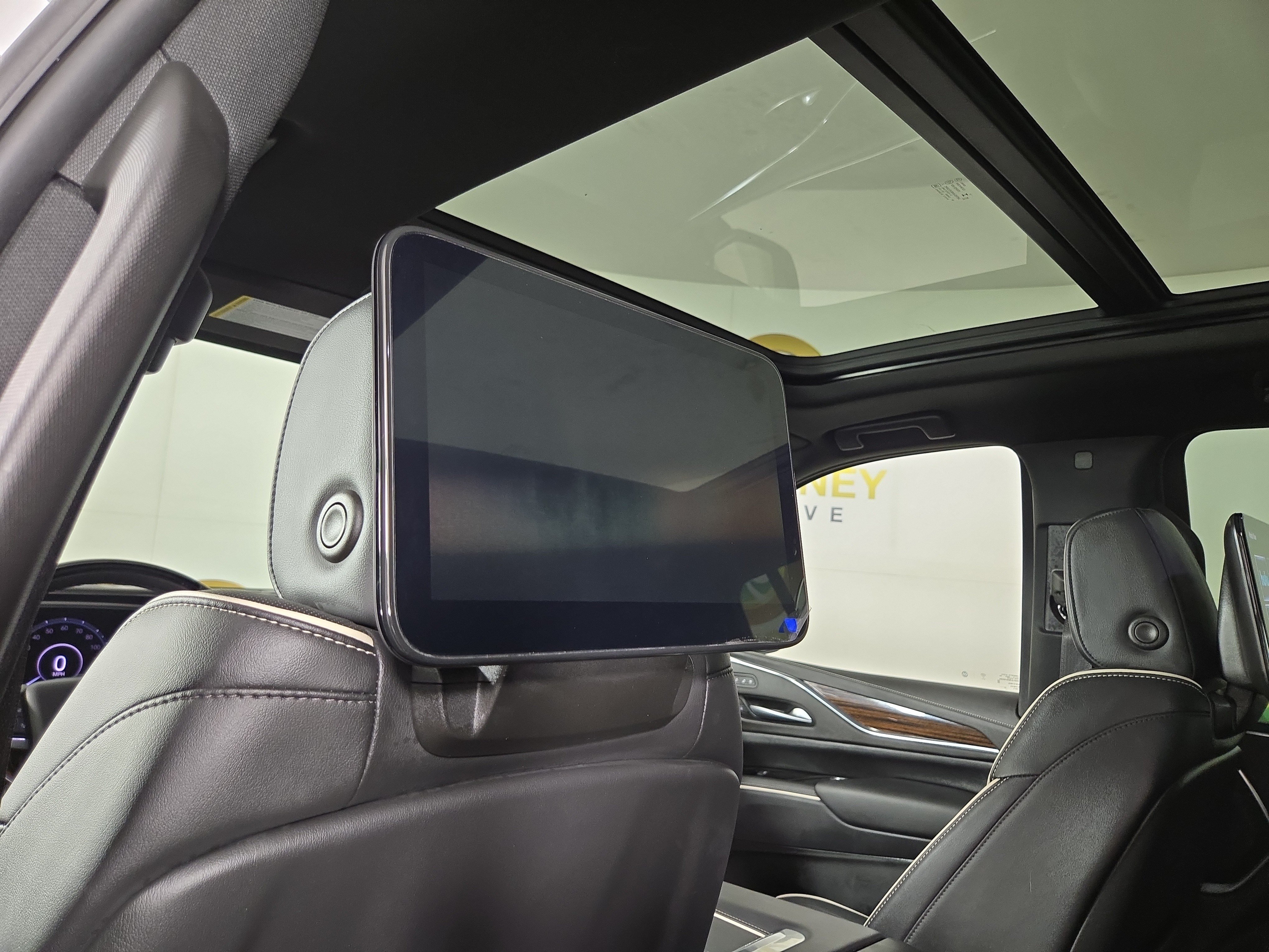 Used 2023 Cadillac Escalade ESV Premium Luxury w/ LPO, Floor Liner Package AWD/4WD image 36