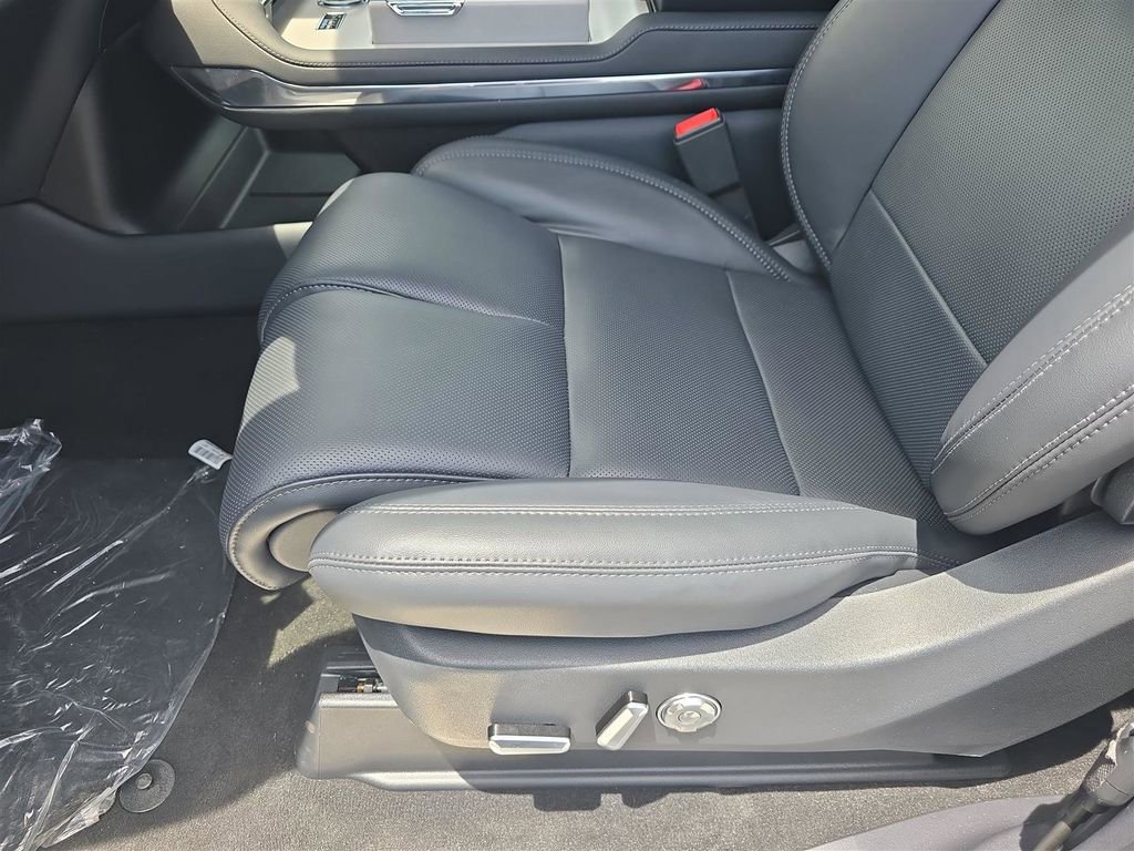 New 2025 Lincoln Navigator Reserve w/ Jet Appearance Package image 23