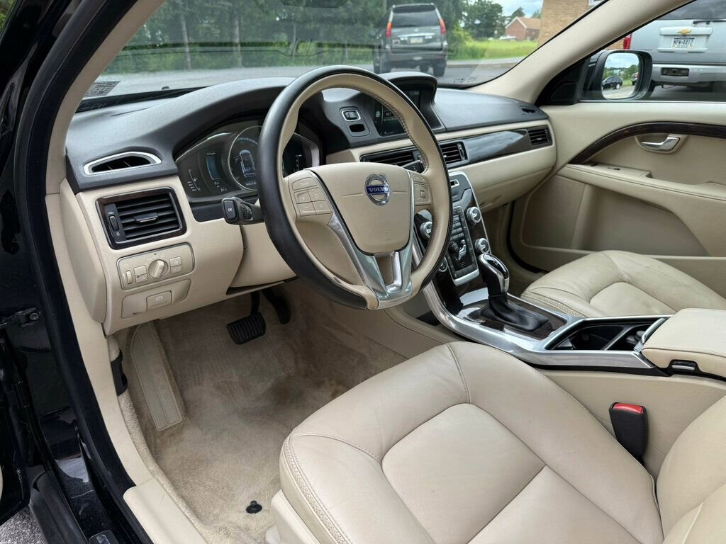 Used 2016 Volvo XC70 T5 Premier w/ Proximity Package image 23