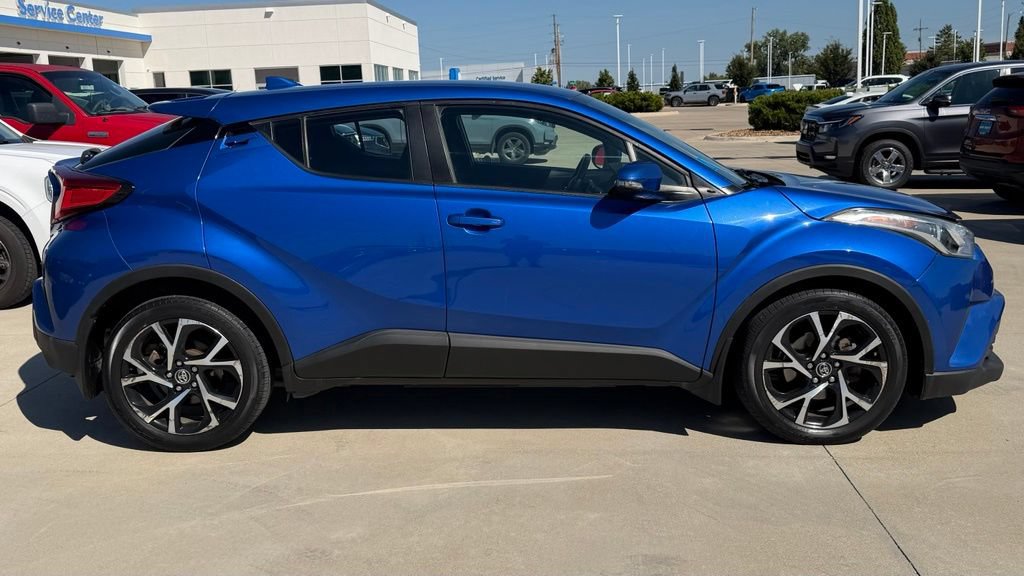 Used 2018 Toyota C-HR XLE FWD image 6