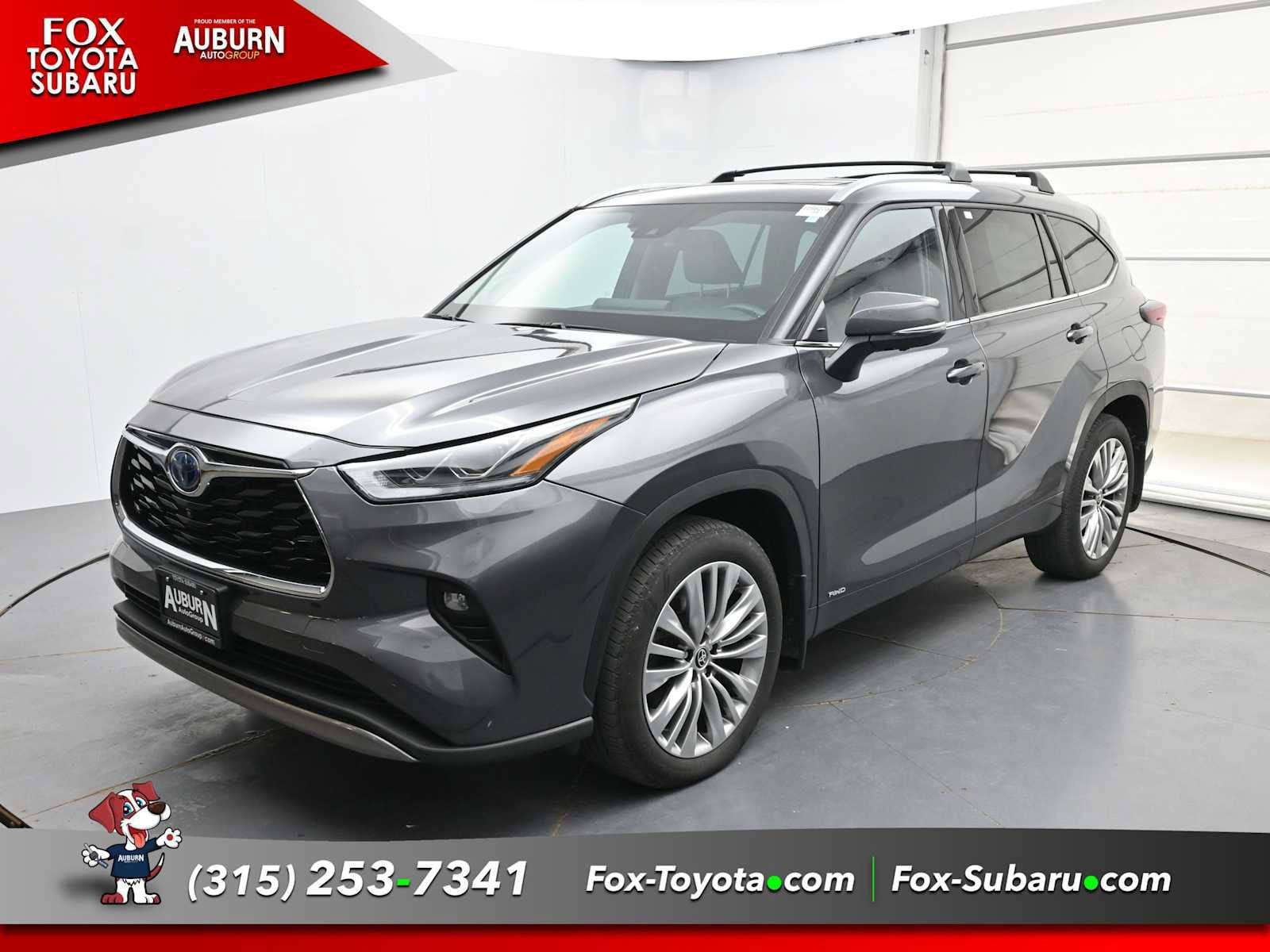 Used 2024 Toyota Highlander Platinum AWD/4WD image 2