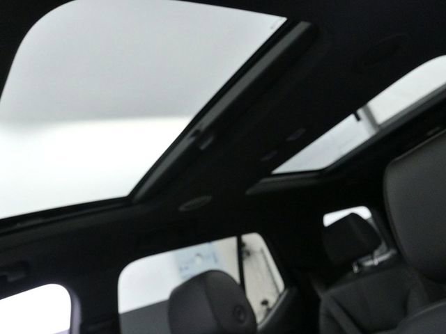 Used 2023 Chevrolet Traverse RS image 25