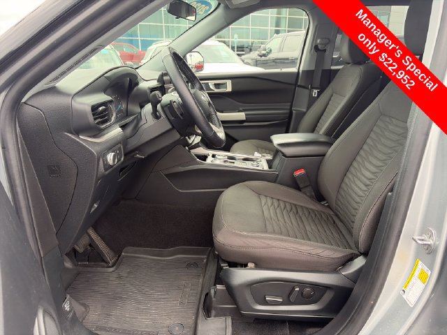 Used 2020 Ford Explorer XLT w/ Comfort Package AWD/4WD image 17