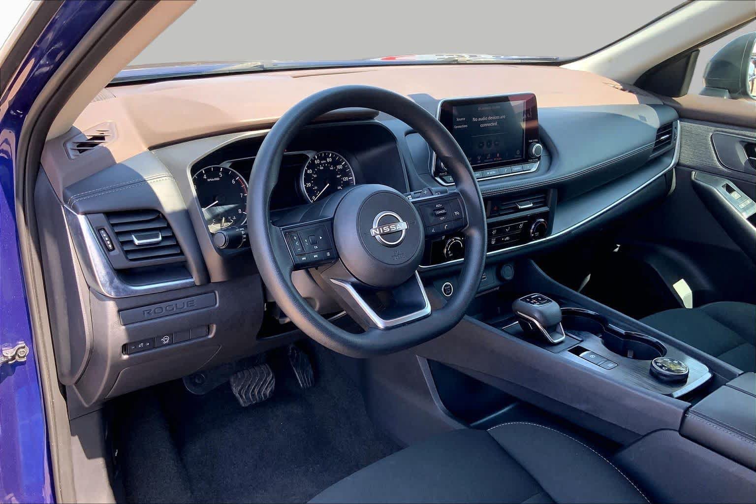 Used 2023 Nissan Rogue S AWD/4WD image 18