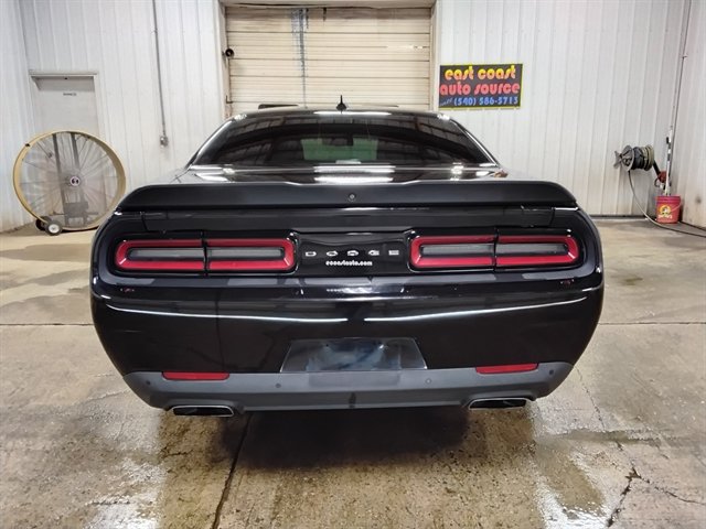 Used 2017 Dodge Challenger R/T Scat Pack RWD image 8