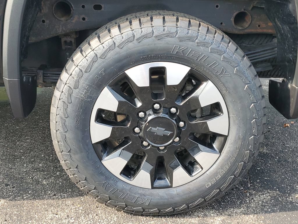 Used 2020 Chevrolet Silverado 2500 Custom w/ Custom Value Package AWD/4WD image 6