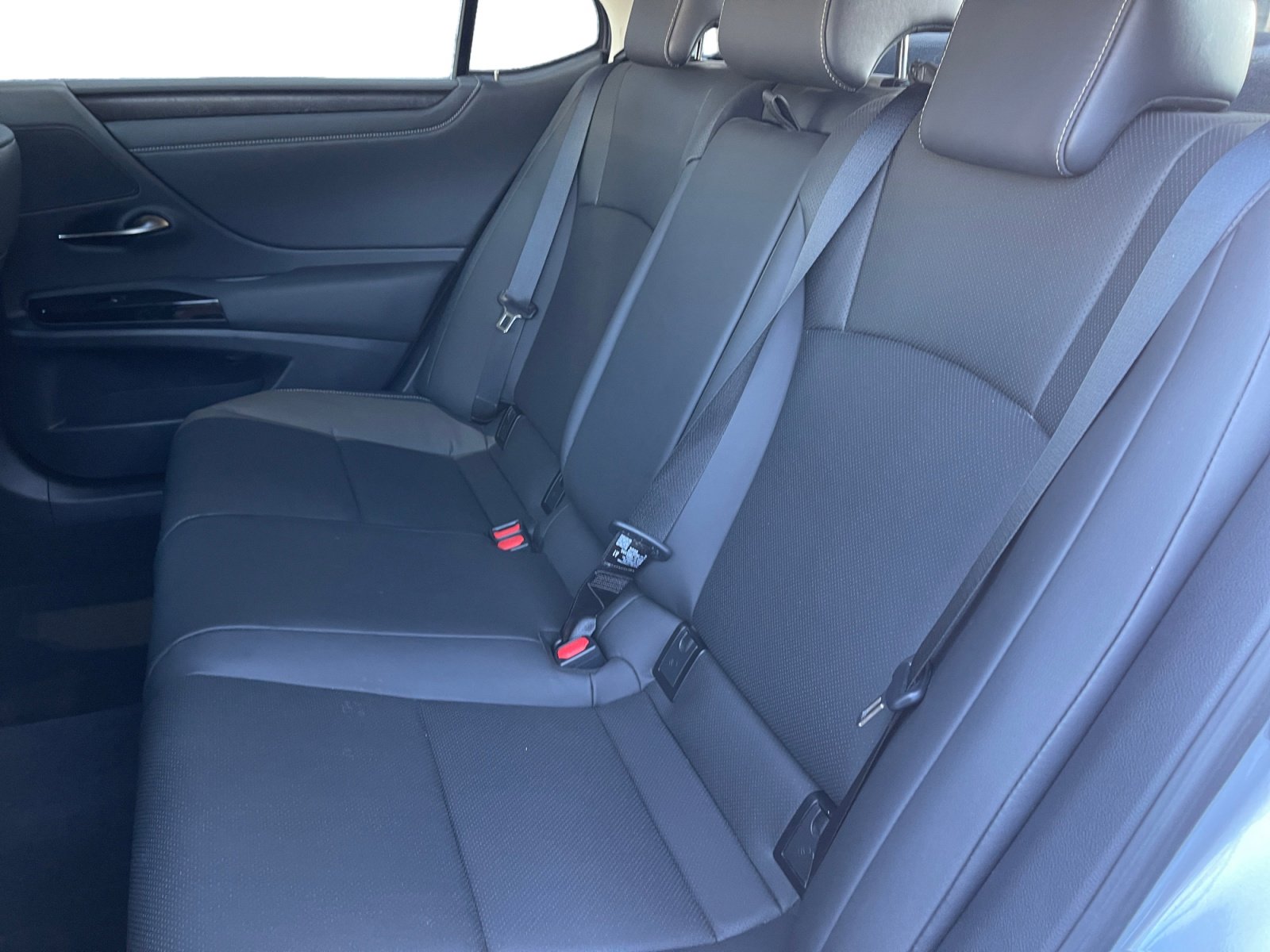 Used 2025 Lexus ES 350 w/ Premium Package image 13