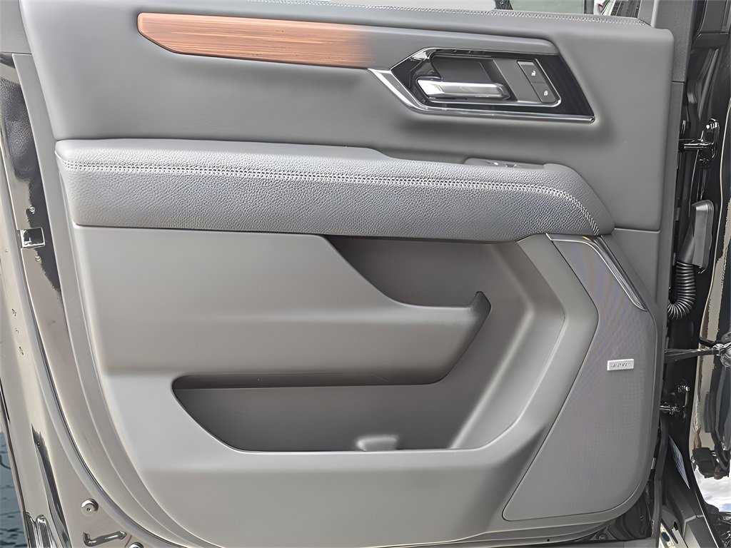 New 2025 GMC Yukon XL Denali w/ Denali Reserve Package image 38