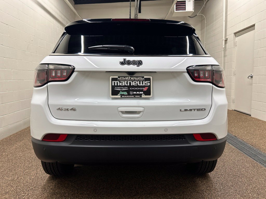 Used 2025 Jeep Compass Limited AWD/4WD image 3