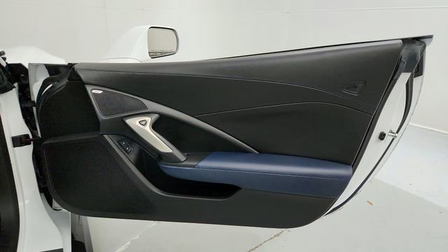 Used 2015 Chevrolet Corvette Z06 w/ 3LZ Preferred Equipment Group image 18