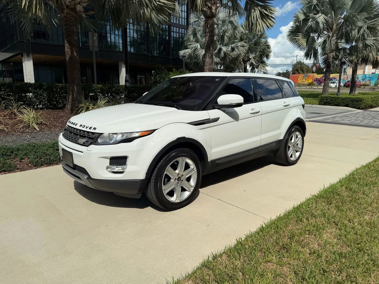 Used 2013 Land Rover Range Rover Evoque Pure Plus AWD/4WD image 1