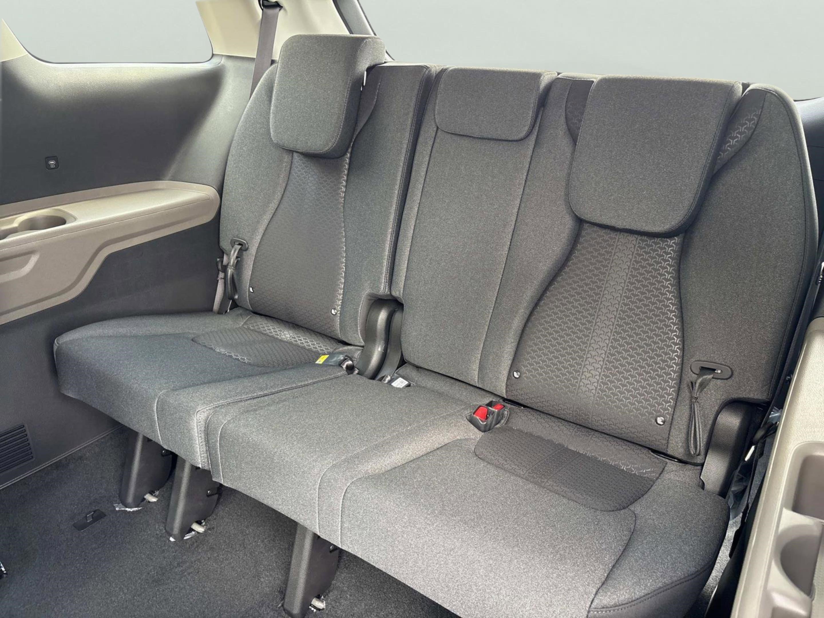 New 2026 Kia Carnival LX FWD image 18