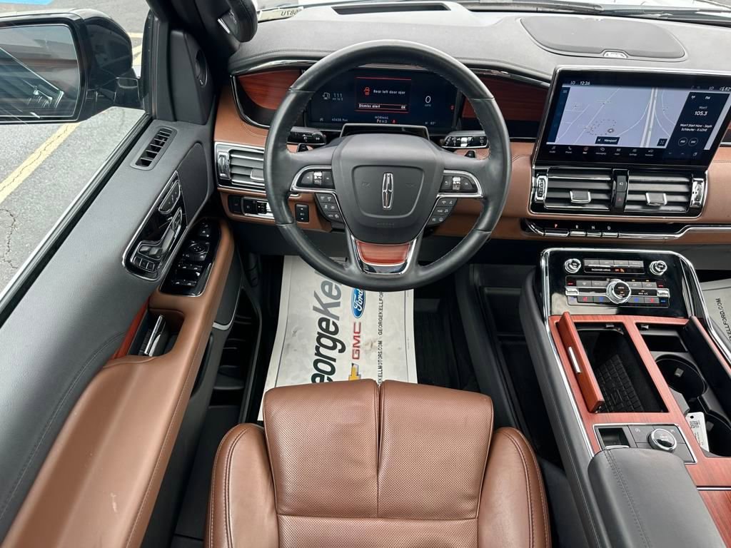 Used 2024 Lincoln Navigator Reserve image 6