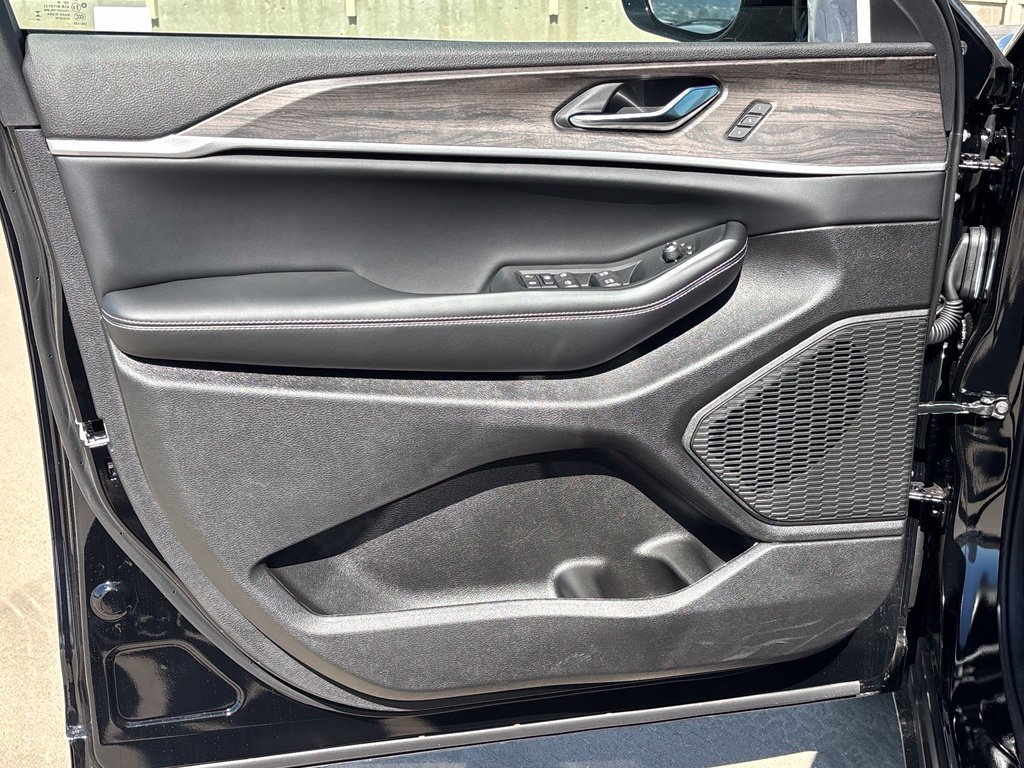 New 2027 Jeep Grand Cherokee Limited AWD/4WD image 9