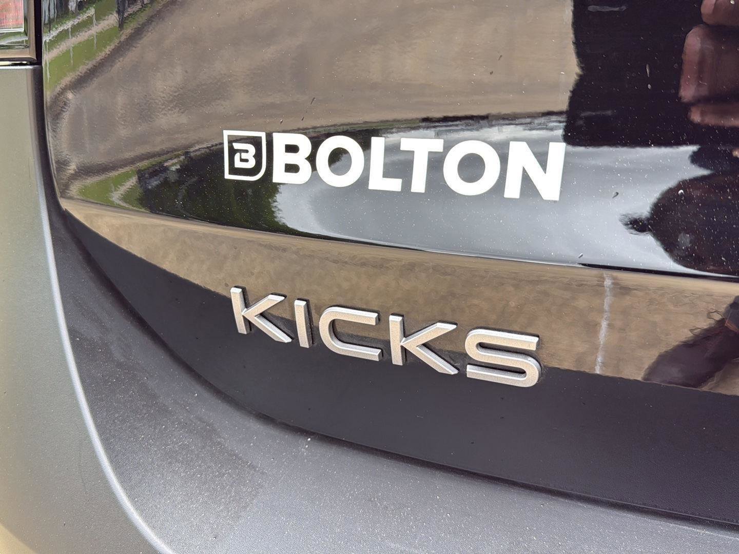 Used 2025 Nissan Kicks SV image 10