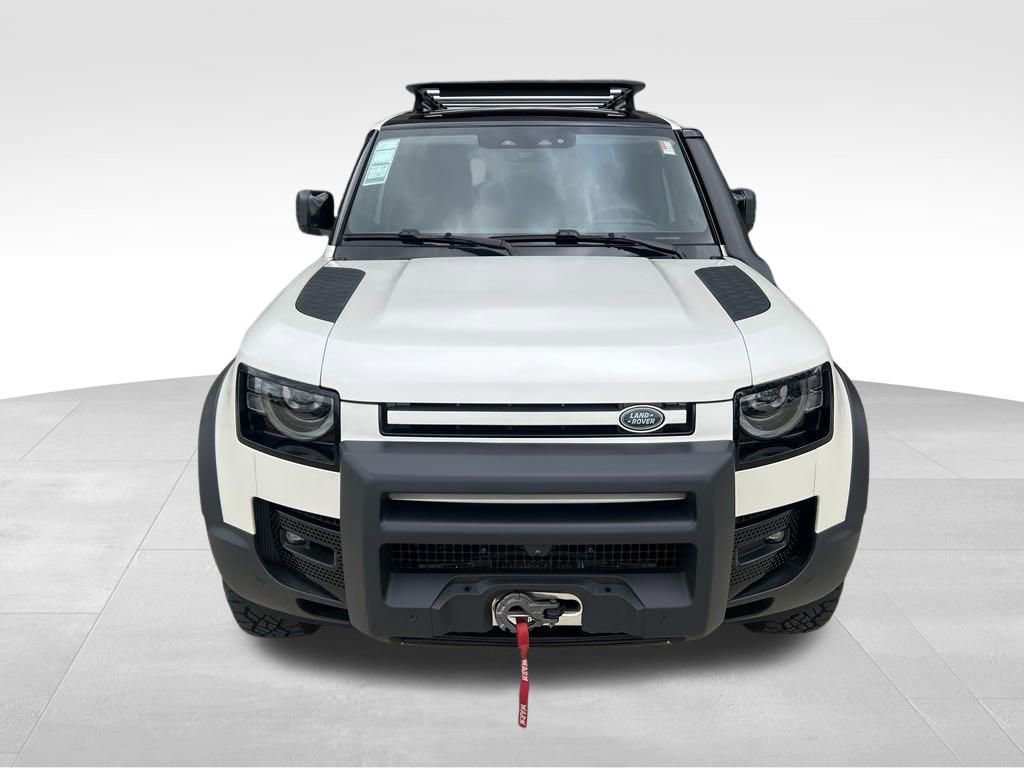 New 2024 Land Rover Defender 110 S image 3