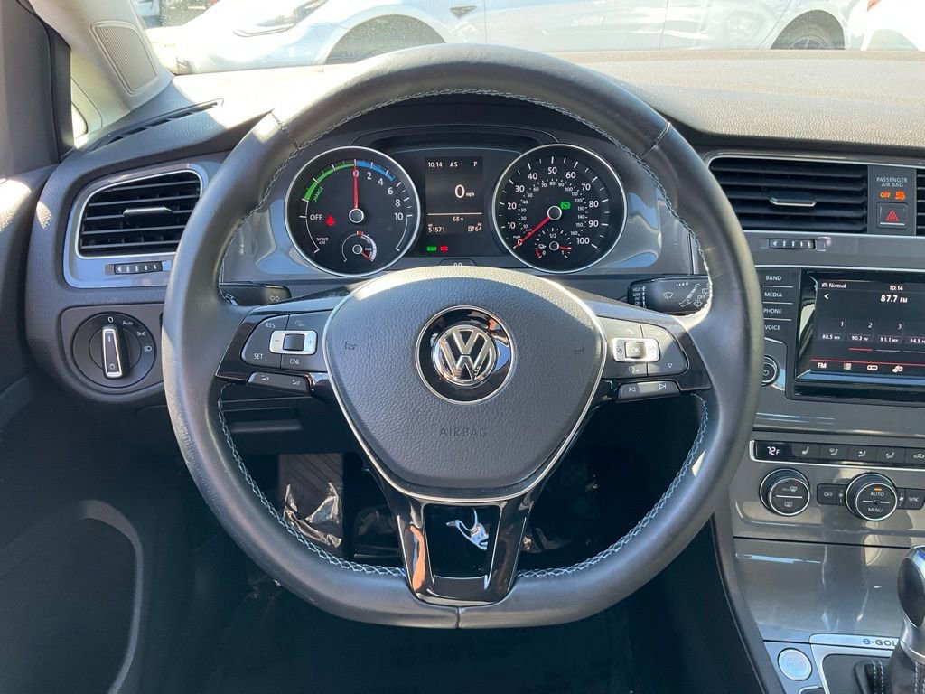 Used 2015 Volkswagen e-Golf SEL Premium image 35