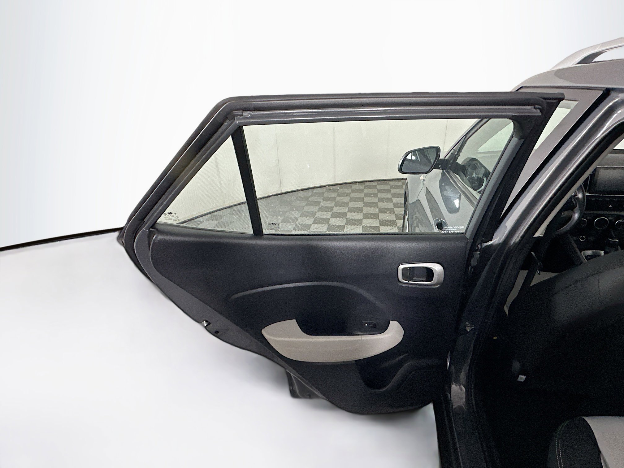Used 2025 Hyundai Venue SEL FWD image 26